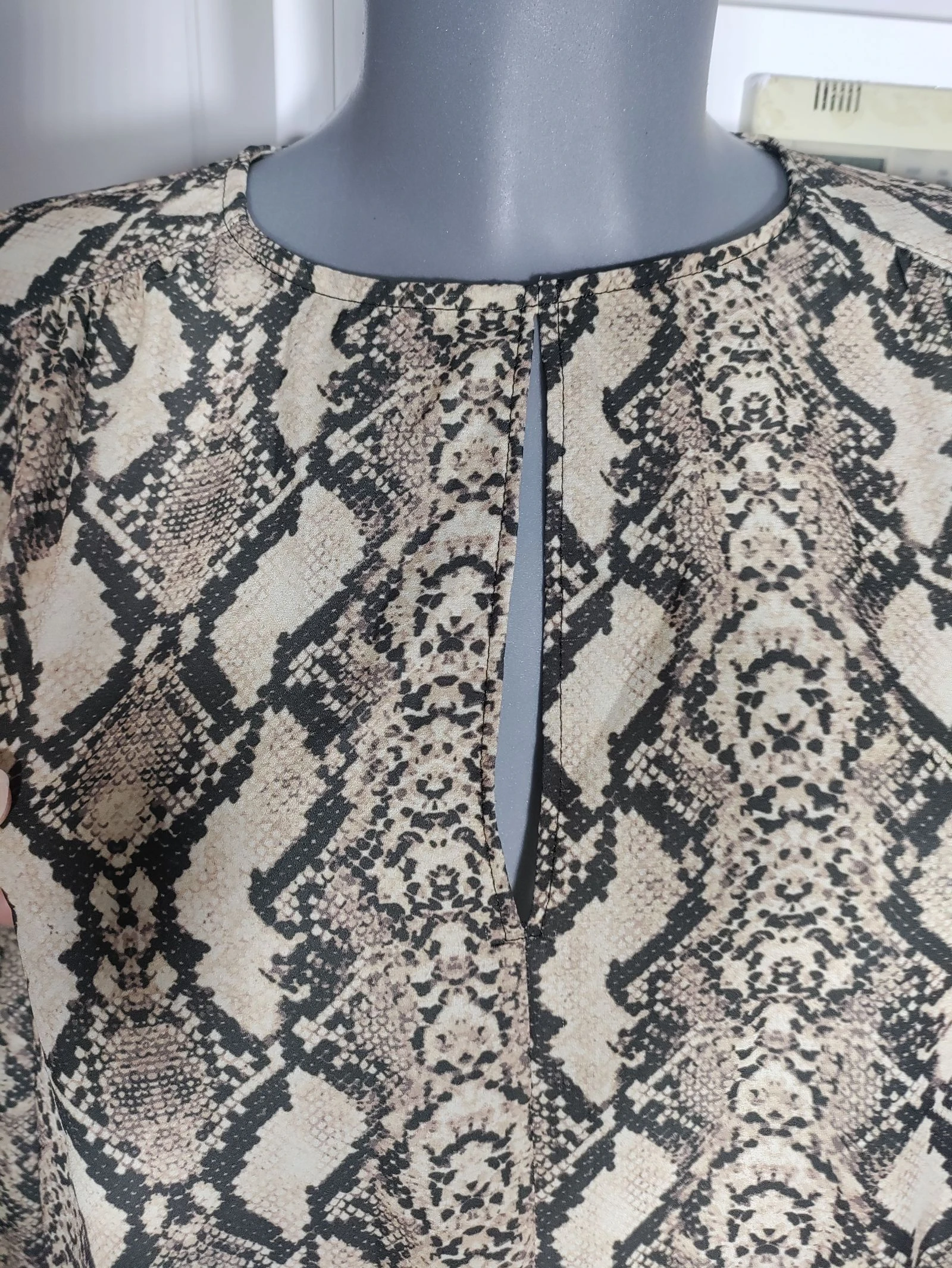 Blusa estampa cobra Sfera Collection - Tamanho G – photo 3